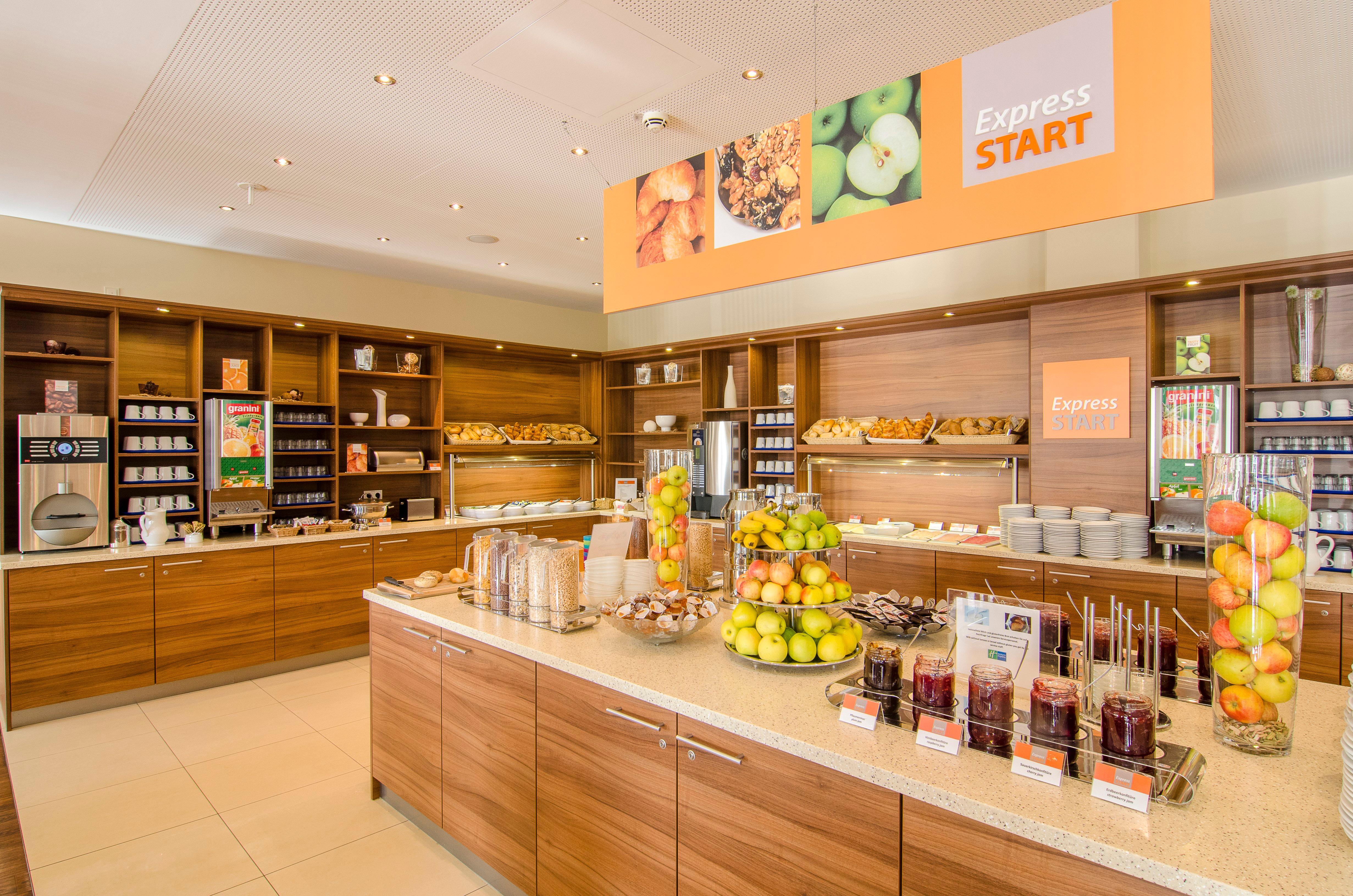 Holiday Inn Express Dresden City Centre エクステリア 写真