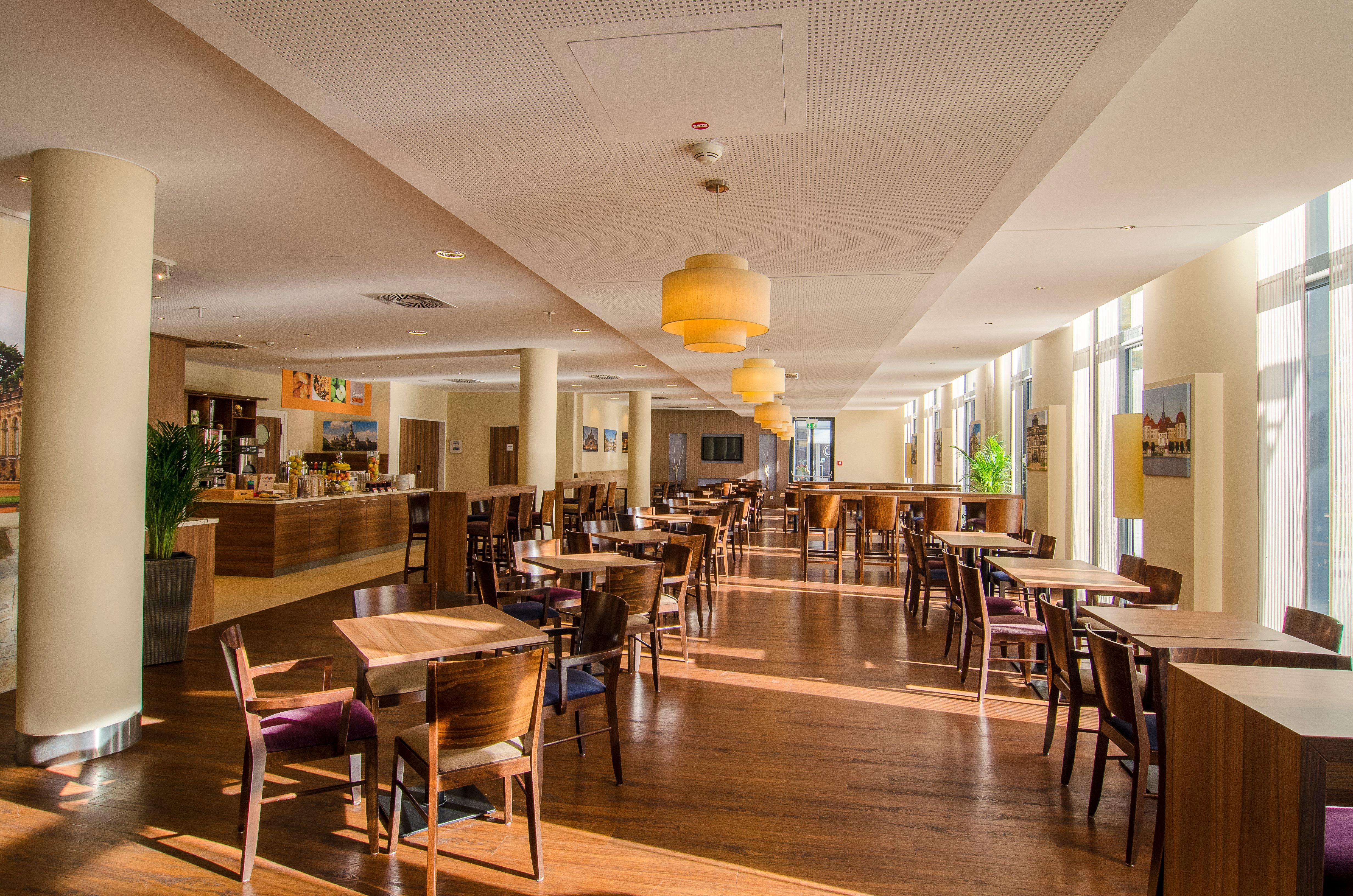 Holiday Inn Express Dresden City Centre エクステリア 写真