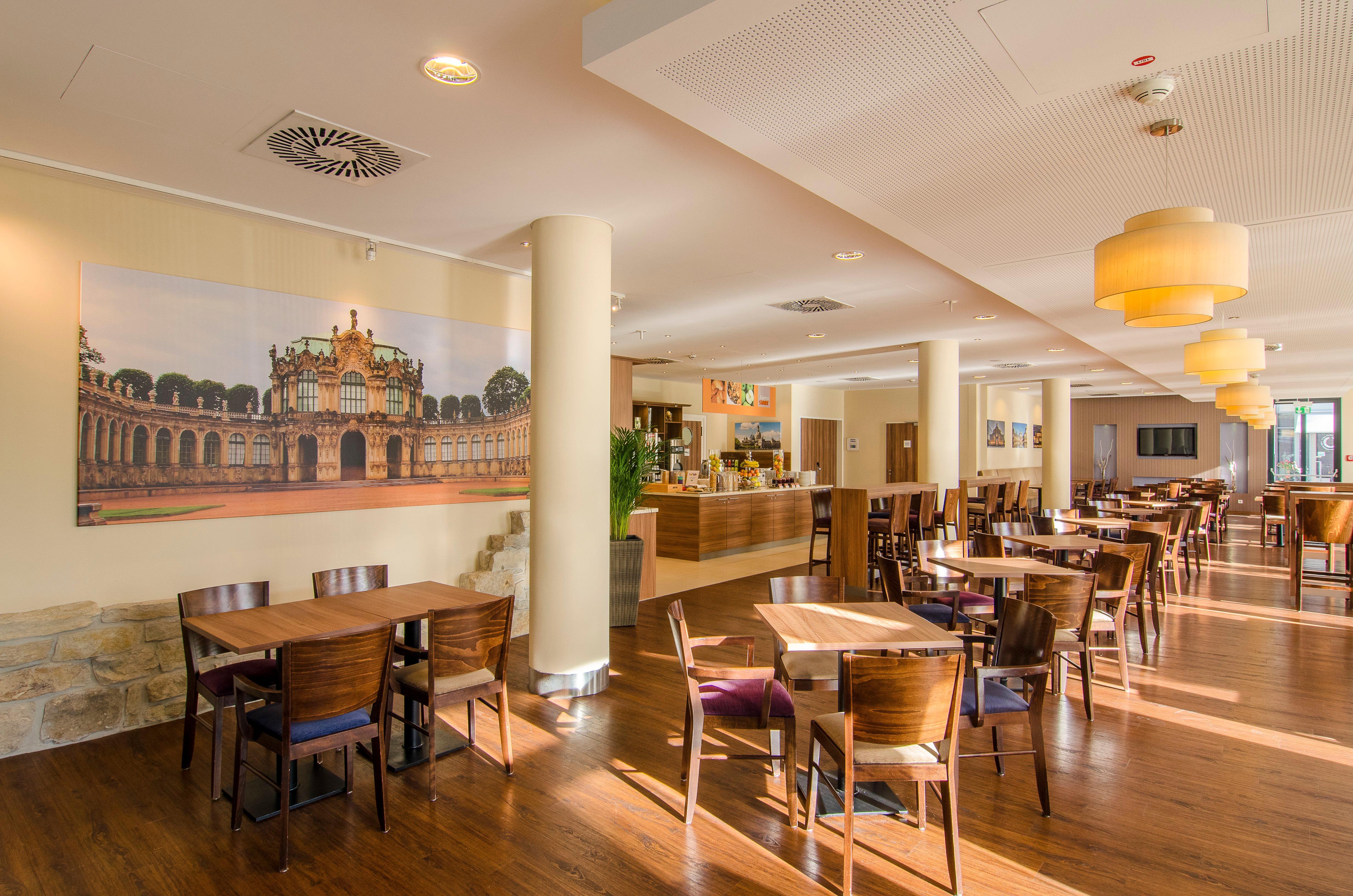 Holiday Inn Express Dresden City Centre エクステリア 写真